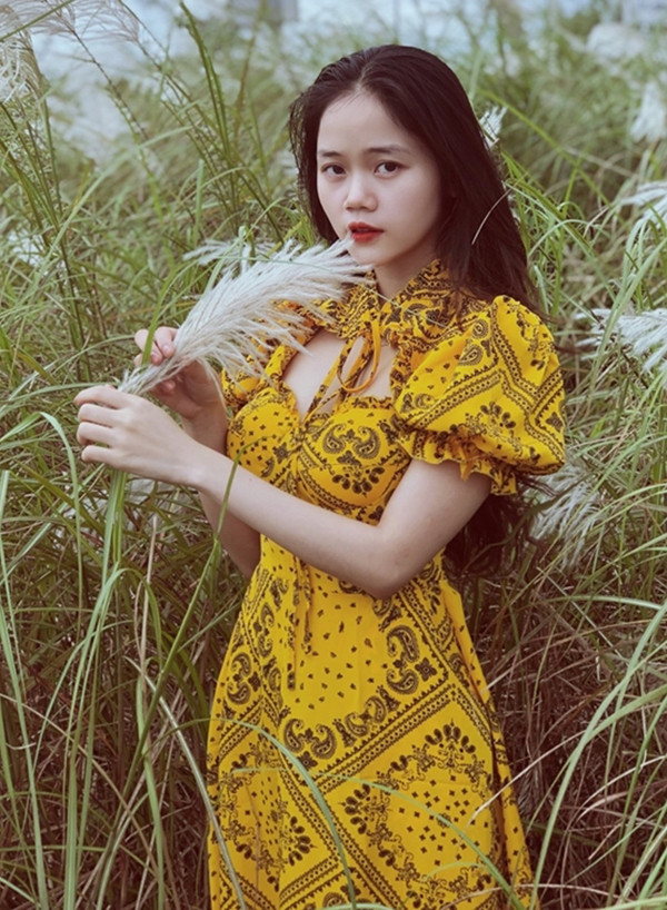 Hotgirl Quảng Bình từng thi Miss Grand Việt Nam làm tiếp viên hàng không: Nhan sắc ngọt ngào, trình độ học vấn xuất sắc - Hình 2