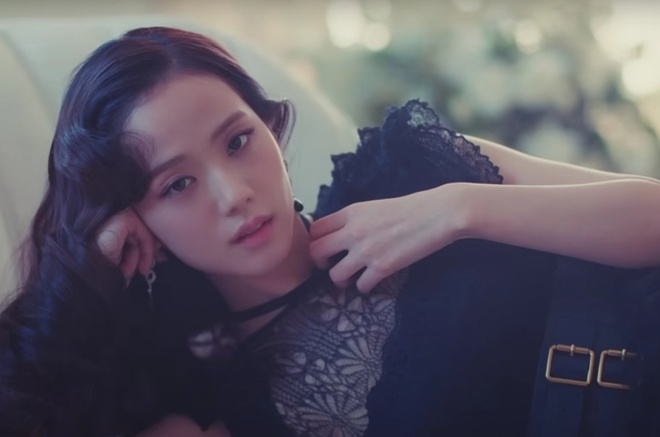 Jisoo debut solo thảm họa giúp Rosé hưởng lợi, BLACKPINK bị chính quê nhà chơi xấu? - Hình 1