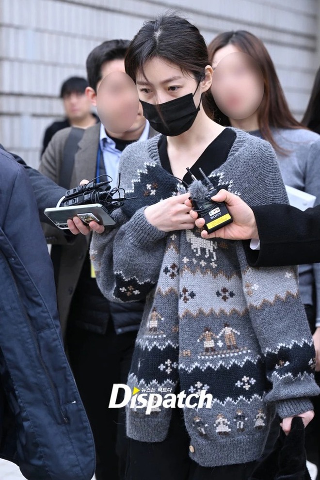 Nóng: Dispatch công bố loạt ảnh Kim Sae Ron chơi bài trong quán rượu giữa scandal - Hình 5