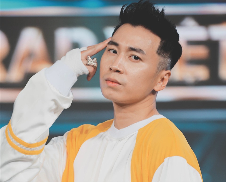 Rap Việt học hỏi Ca Sĩ Mặt Nạ, Karik 99% là nhân vật bịt mặt bí ẩn? - Hình 8