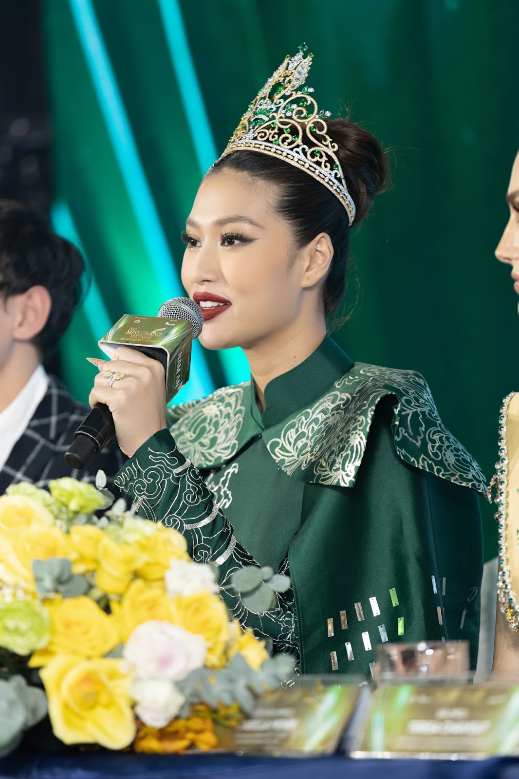 Đoàn Thiên Ân: Tôi đổi đời nhờ làm hoa hậu, không còn bán hàng online, nghỉ luôn ở tiệm mắt kính - Hình 5