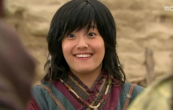 Nam Ji Hyun - Sao nhí tài năng từng bị chê xấu xí chuyên đóng vai quê mùa, lớn lên thành mỹ nhân - Hình 3
