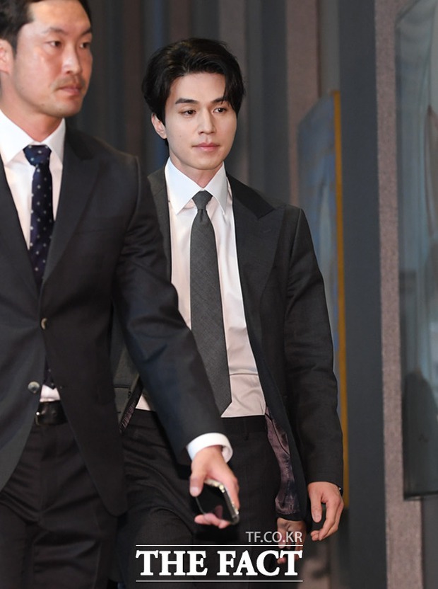 Siêu đám cưới Lee Seung Gi: Chú rể quỳ khóc, hát tặng cô dâu, Lee Min Ho đưa Song Hye Kyo đến dự? - Hình 10