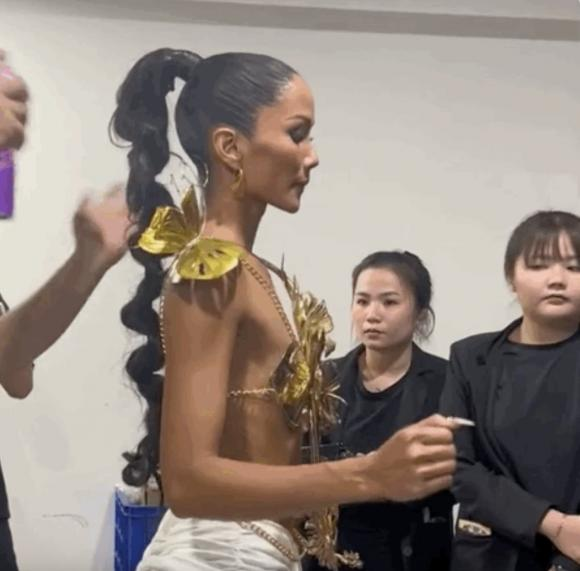 HHen Niê kèn cựa Minh Tú liền bị bóc mẽ chuyện sống ảo, nàng hậu lên tiếng phản pháo? - Hình 4