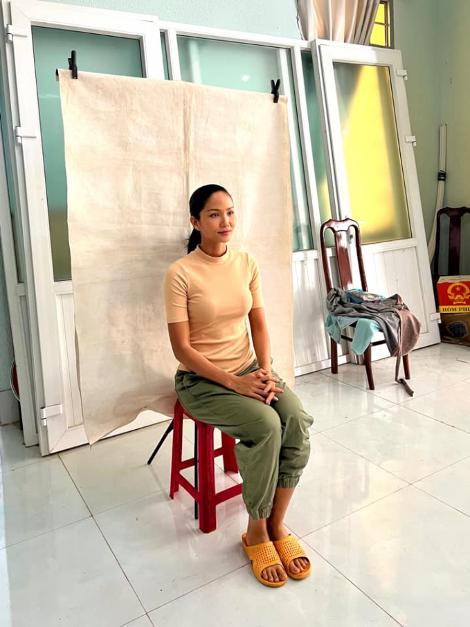 HHen Niê kèn cựa Minh Tú liền bị bóc mẽ chuyện sống ảo, nàng hậu lên tiếng phản pháo? - Hình 9