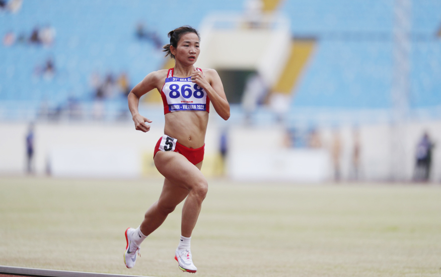 Nguyễn Thị Oanh: Lập kỳ tích SEA Games, có bằng thạc sĩ, gia cảnh khó khăn, nhận lương 7 triệu/tháng - Hình 6