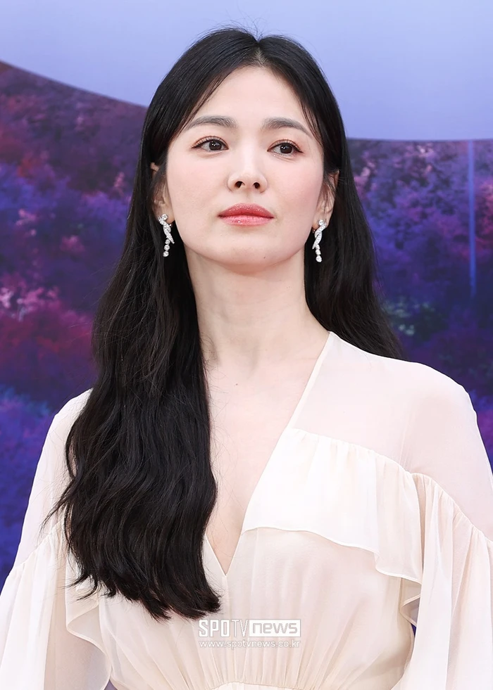 Song Hye Kyo nhận tin vui khủng đè bẹp BLACKPINK: Nhờ tình yêu chớm nở với Han So Hee? - Hình 2