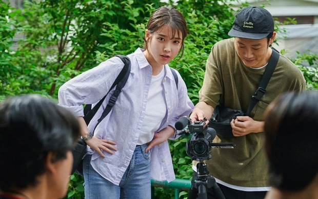 IU still has not escaped the tension, the management company immediately entered the rescue - Photo 4