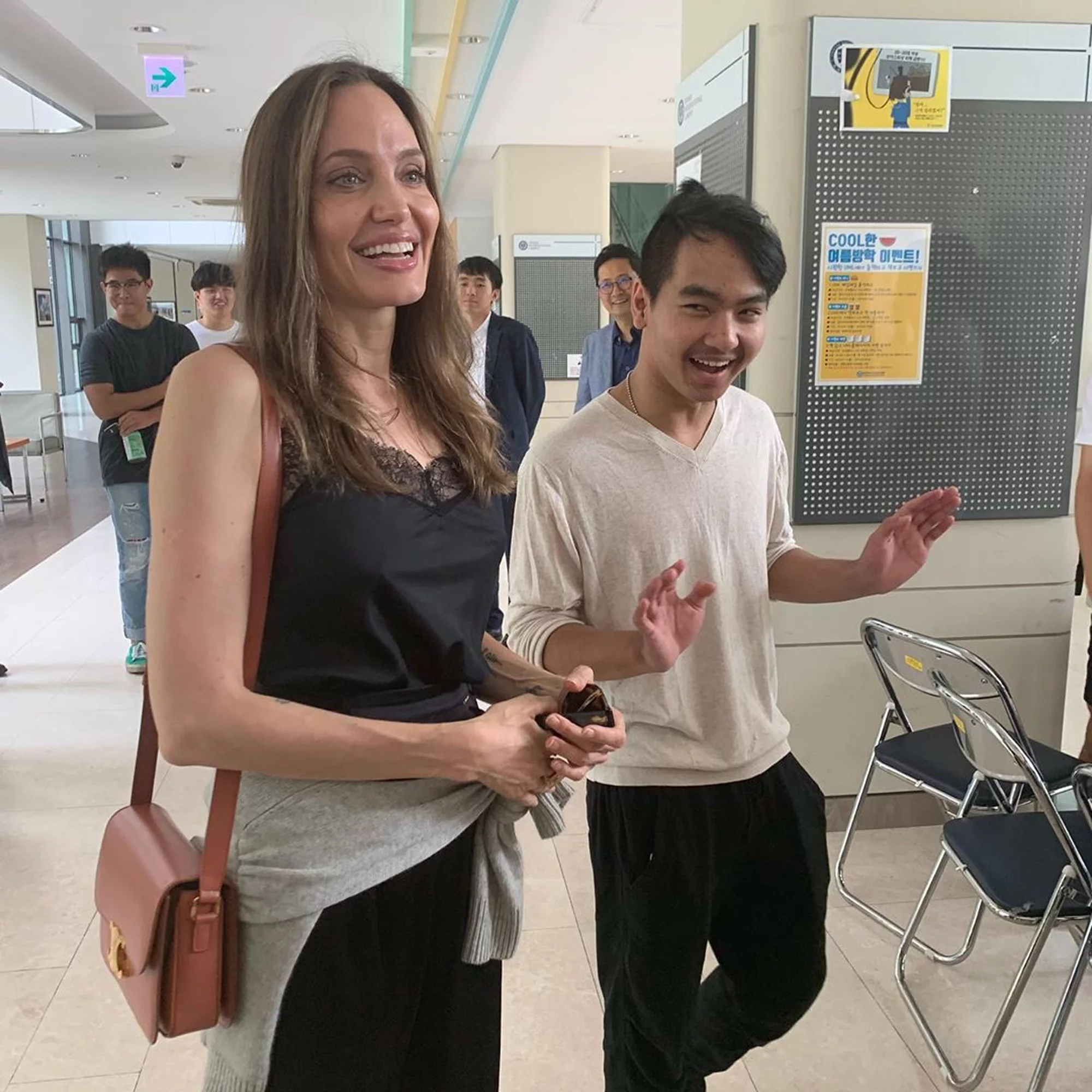 Angelina Jolie lộ mối quan hệ đặc biệt với con nuôi Maddox, hơn hẳn Pax Thiên và con ruột? - Hình 5