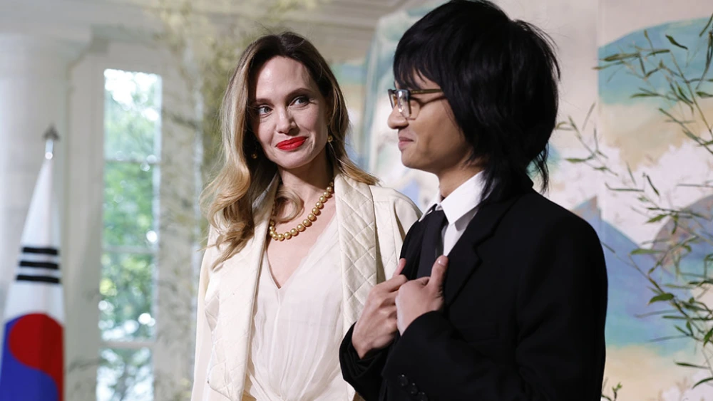 Angelina Jolie lộ mối quan hệ đặc biệt với con nuôi Maddox, hơn hẳn Pax Thiên và con ruột? - Hình 7