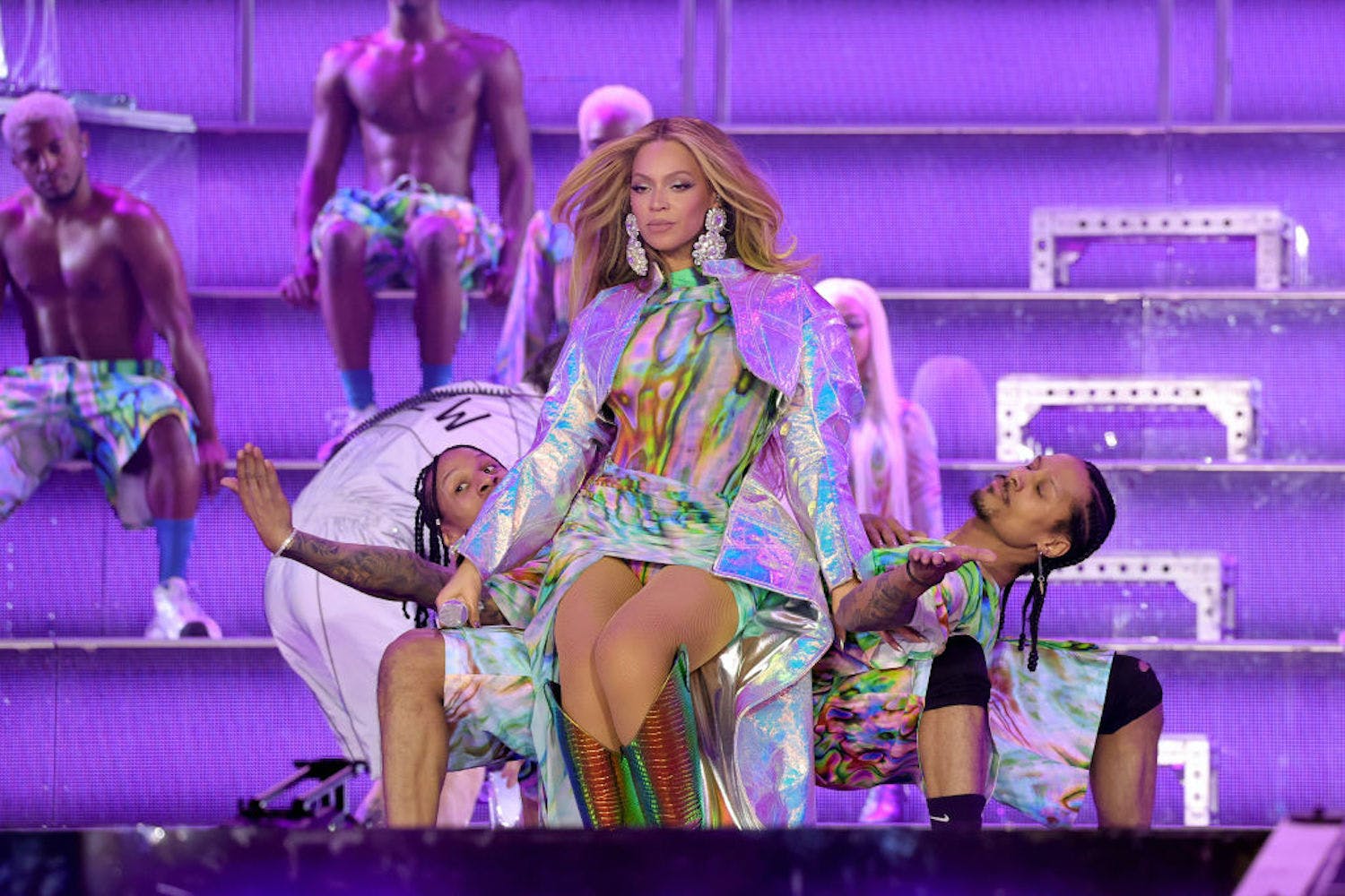 Cách phục sức đỉnh cao của Beyoncé trong chuyến lưu diễn - Hình 4