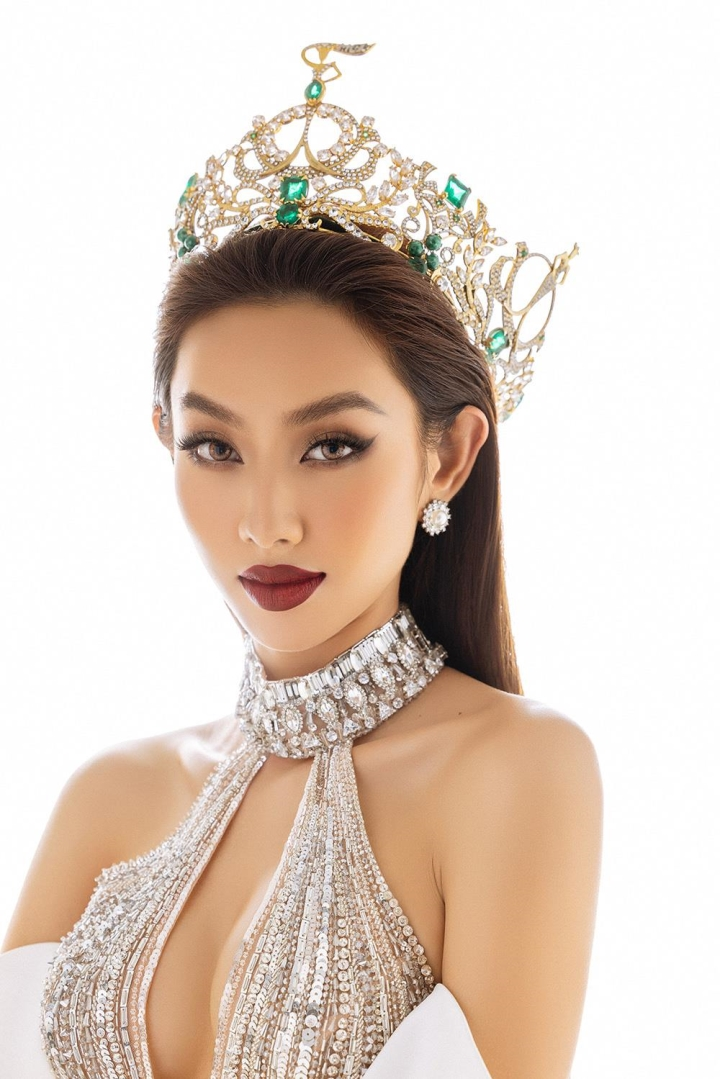 Đương kim Miss Grand thả thính, chính thức trở thành dâu Việt với áo dài nón lá - Hình 7