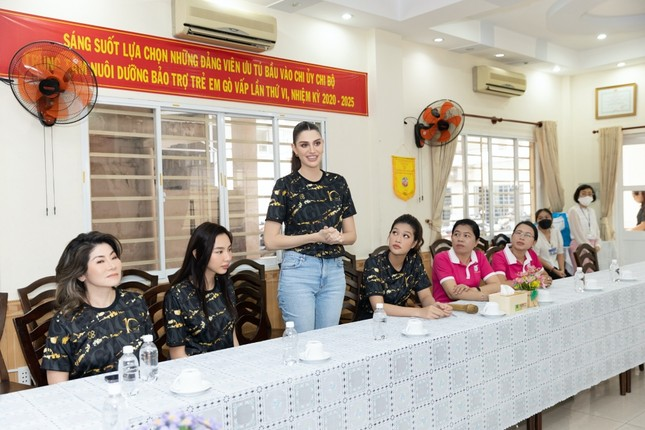 Đương kim Miss Grand thả thính, chính thức trở thành dâu Việt với áo dài nón lá - Hình 10