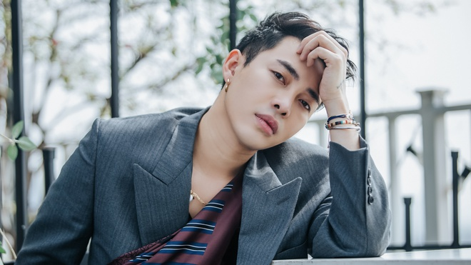 Hoàng Ku: Người đứng sau thành công của Chi Pu tại Đạp Gió, được các tỷ tỷ khen stylist số 1 VN - Hình 3