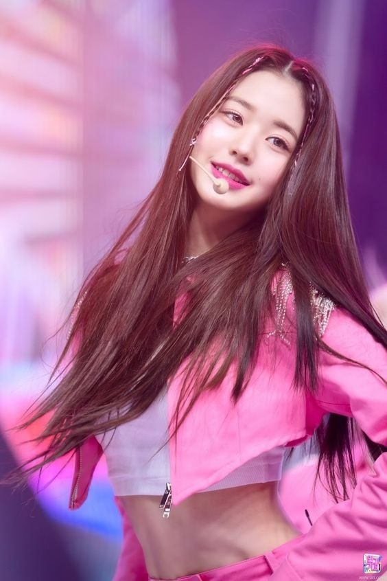 Jang Won Young: Mỹ nhân ngàn năm có một và loạt phốt lười nhảy, hát nhép, vô lễ với tiền bối? - Hình 4