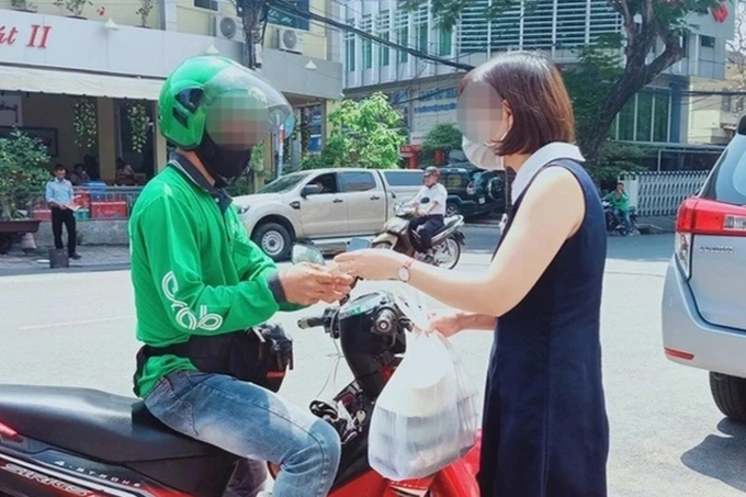 Shipper tự ý thêm 1.000 VNĐ làm tròn tiền hàng: Bị khóa tài khoản, mất việc, phải lên tiếng xin lỗi - Hình 4