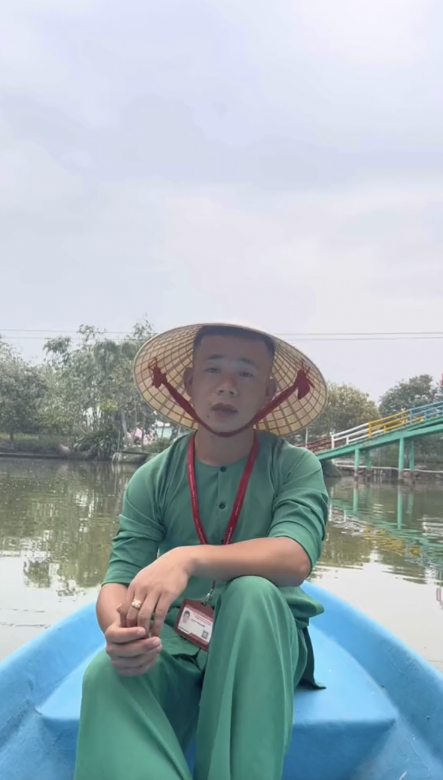 Thúy Liễu - Chàng hướng dẫn viên hài hước, 1 mình gánh còng lưng cả khu du lịch, bị đồn 1 vợ 2 con - Hình 1