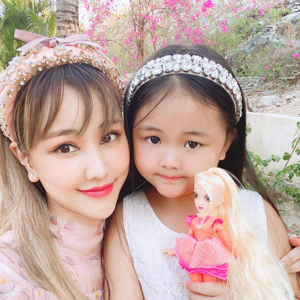 Diễn viên Maya: Tình địch Hồ Ngọc Hà nay làm mẹ đơn thân, bị liệt dây thần kinh phải ăn chay sám hối - Hình 4