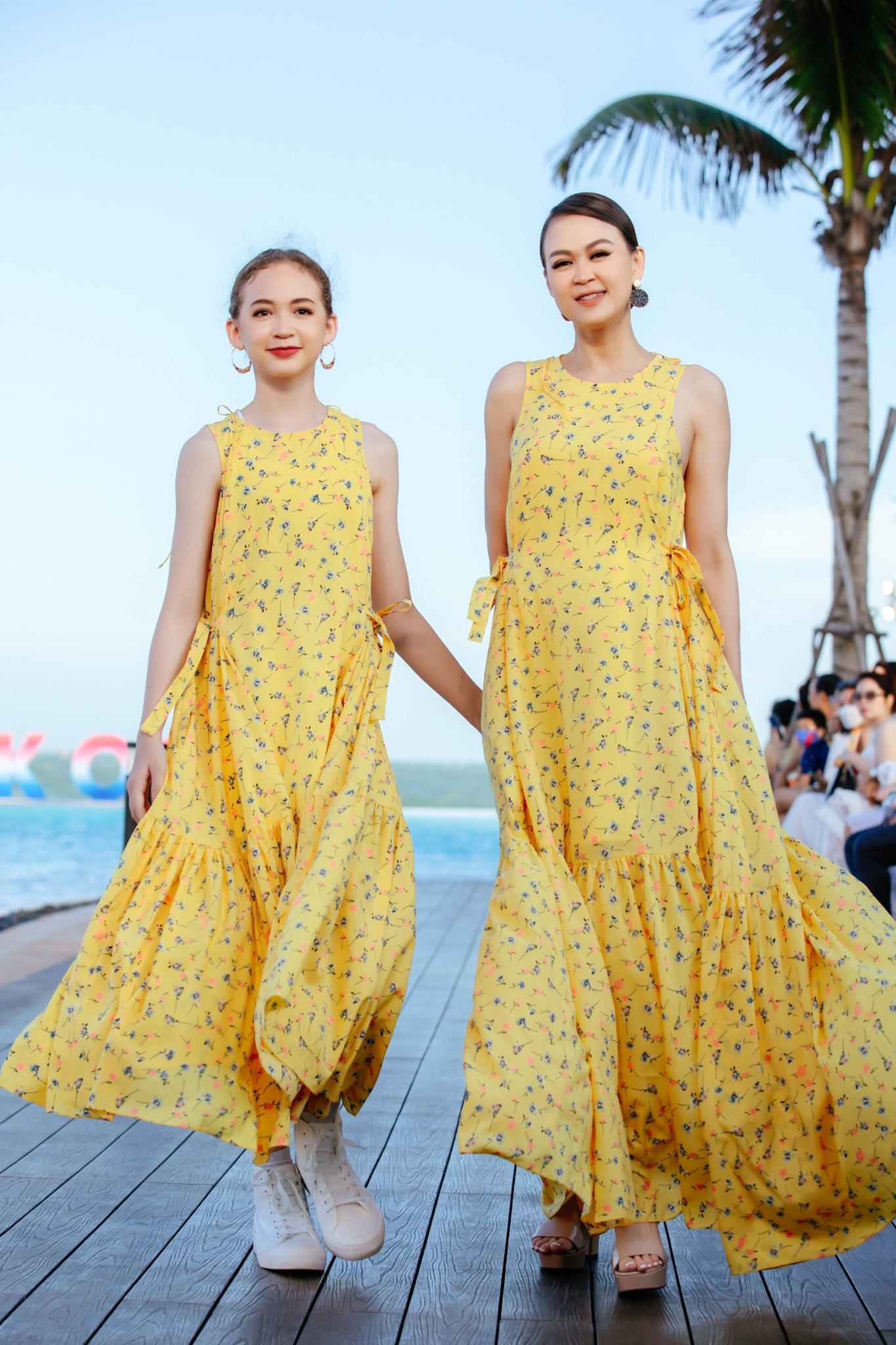 Ngọc Nga Tư Ăng Lê: Giải nghệ sinh 3 con lai Tây và màn tái xuất ấn tượng với Chị Chị Em Em? - Hình 8