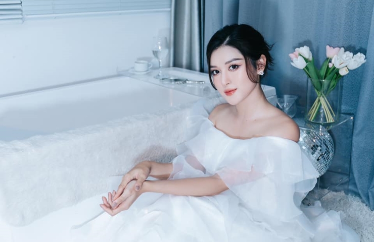 Cô gái Việt được báo Trung Quốc khen ngợi là mỹ nhân đẹp nhất Việt Nam là ai? - Hình 8
