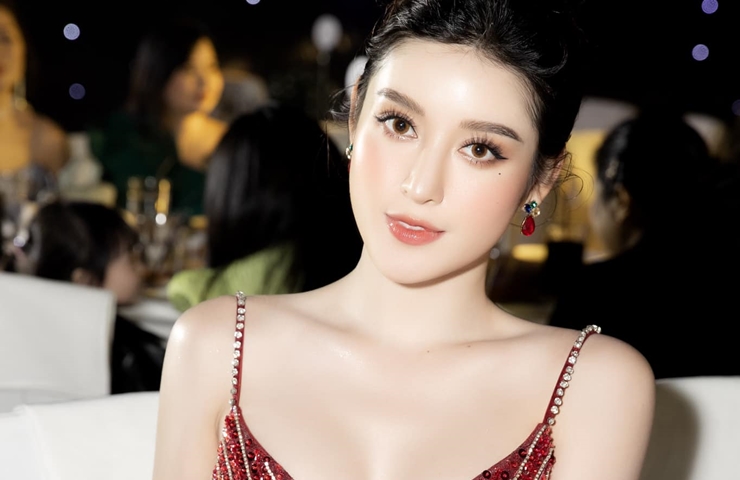 Cô gái Việt được báo Trung Quốc khen ngợi là mỹ nhân đẹp nhất Việt Nam là ai? - Hình 13