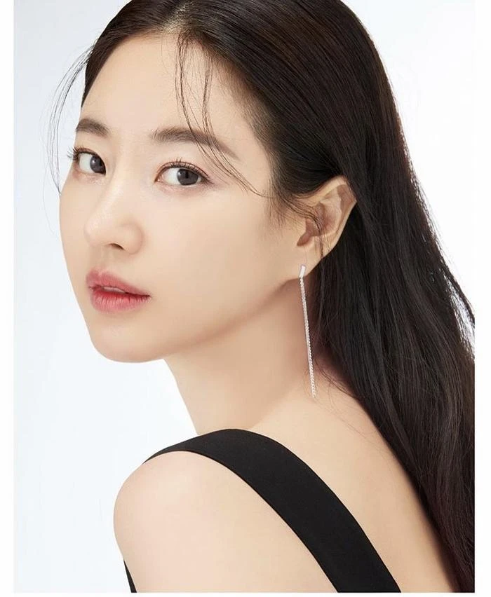 Kim Sarang: Hoa hậu thị phi đổi đời nhờ cảnh tắm trần và lời xì xào gái gọi, U50 sống cô độc - Hình 8