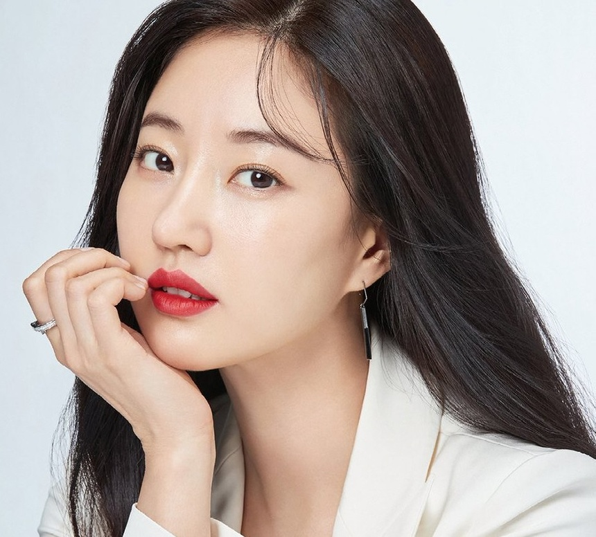 Kim Sarang: Hoa hậu thị phi đổi đời nhờ cảnh tắm trần và lời xì xào gái gọi, U50 sống cô độc - Hình 5