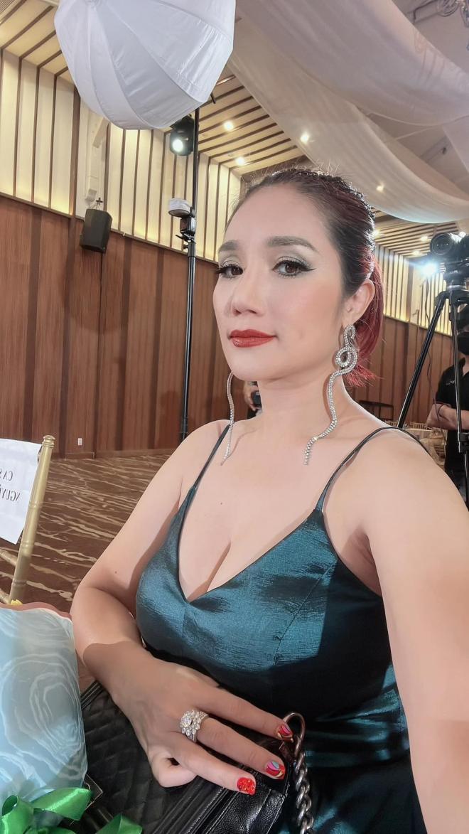 MC Cát Tường: Chồng bỏ lúc mới đẻ con, từng vô tình là tiểu tam, 3 lần cặp trai trẻ kém chục tuổi - Hình 6