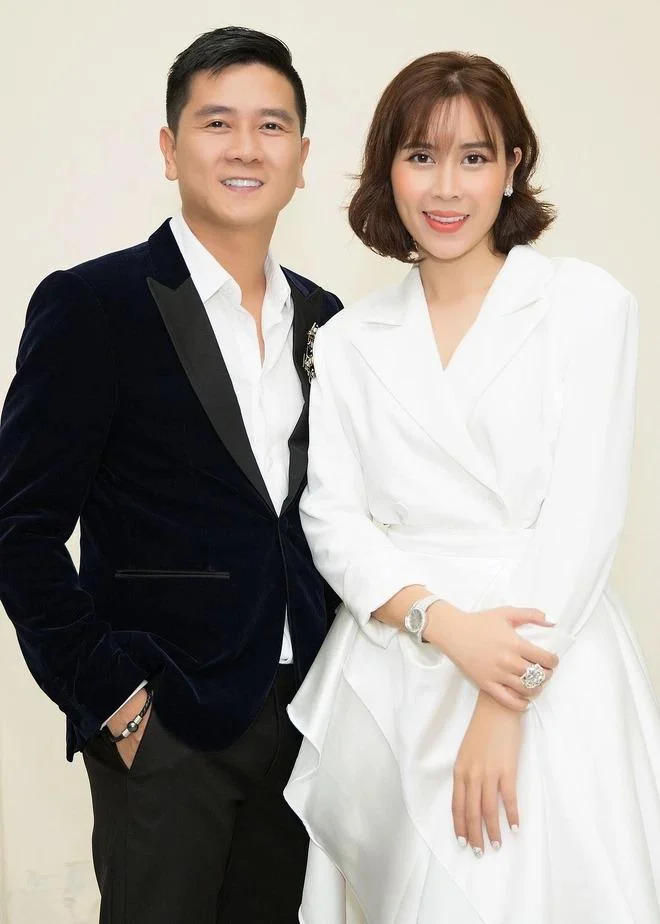 Lưu Hương Giang đưa 2 con đi ăn, nói 1 câu khiến ai nấy đều chạnh lòng, Hồ Hoài Anh phản ứng ra sao? - Hình 2