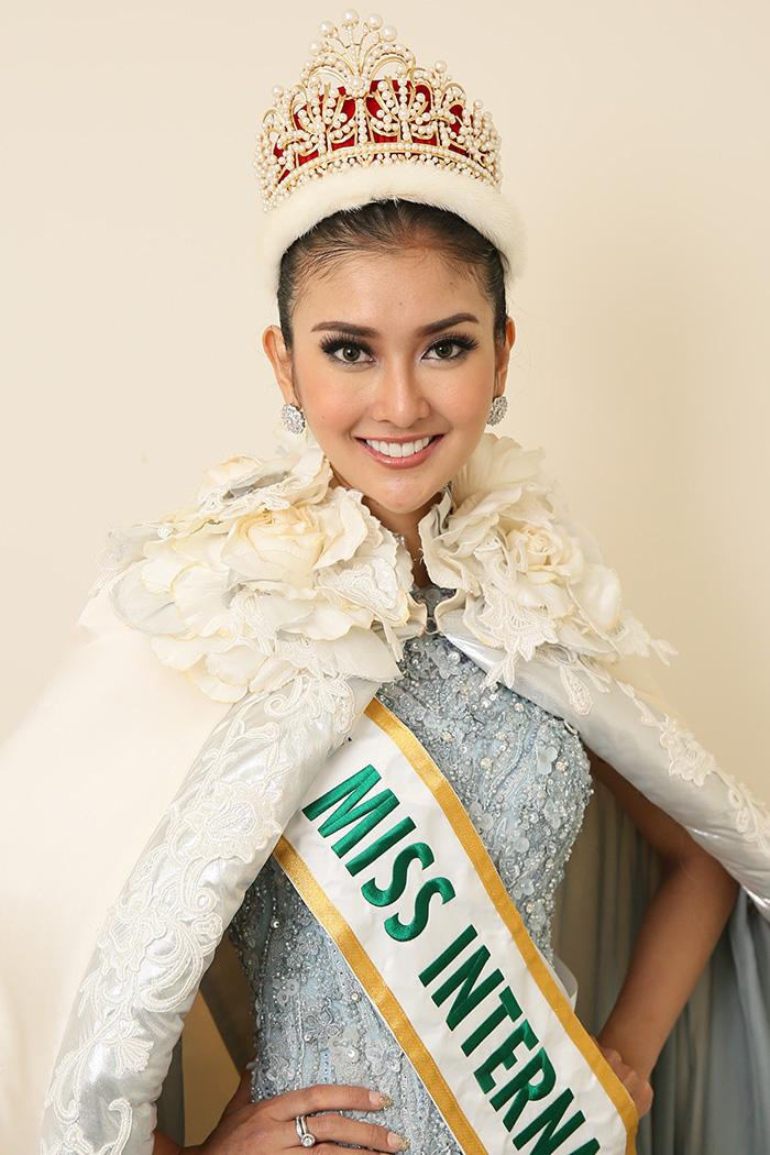 Miss Grand International bị Miss International khịa thẳng mặt, Mr.Nawat Ra tay? - Hình 2