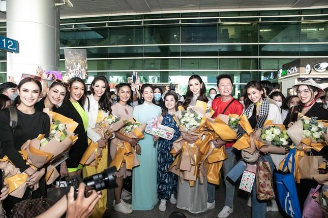 Miss Grand International bị Miss International khịa thẳng mặt, Mr.Nawat Ra tay? - Hình 10