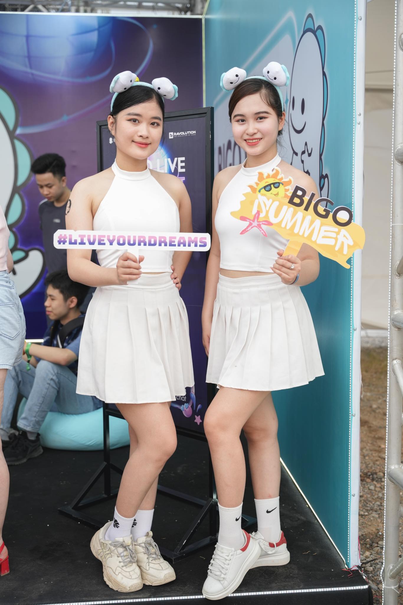 Lễ hội âm nhạc Ravolution quy tụ nhiều DJ đính đám quốc tế - Hình 3