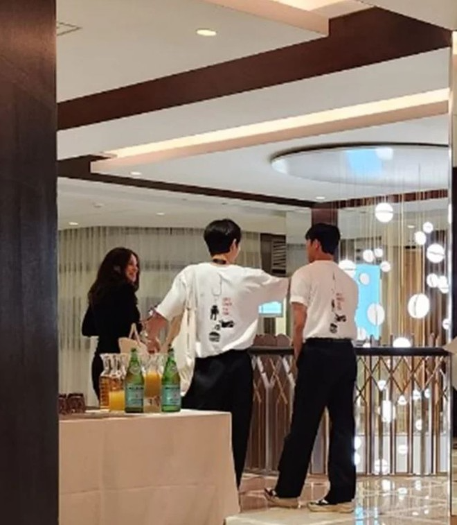 Song Joong Ki nói xấu thẳng mặt Song Hye Kyo, vợ bầu xuất hiện cạnh nam tài tử, làm chuyện động trời - Hình 3