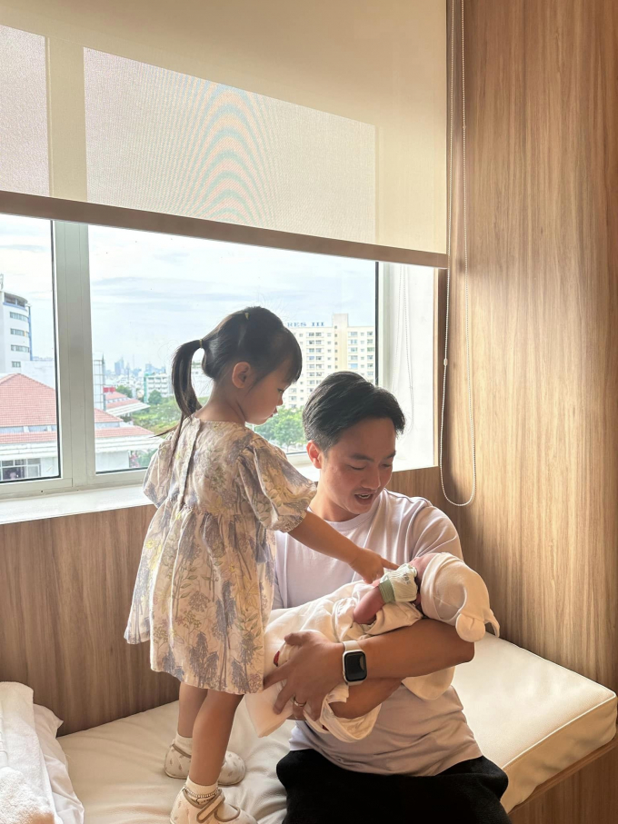 Đàm Thu Trang chính thức lâm bồn sinh con thứ 2 cho Cường Đô La, diện mạo giống bố y khuôn - Hình 2