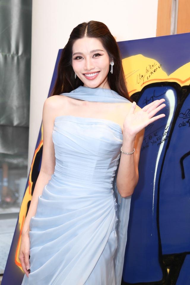 Mai Phương - Phương Nhi đổ bộ thảm đỏ MW Việt Nam, dàn hoa hậu đọ sắc nét căng, 59 thí sinh lộ diện - Hình 7