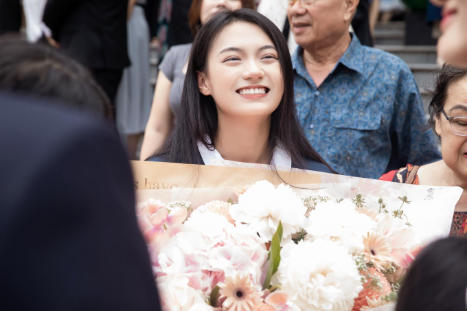 Ái nữ nhà siêu mẫu Vũ Thu Phương hiếm hoi lộ diện cùng dì ghẻ: Nhan sắc chuẩn hoa hậu - Hình 6