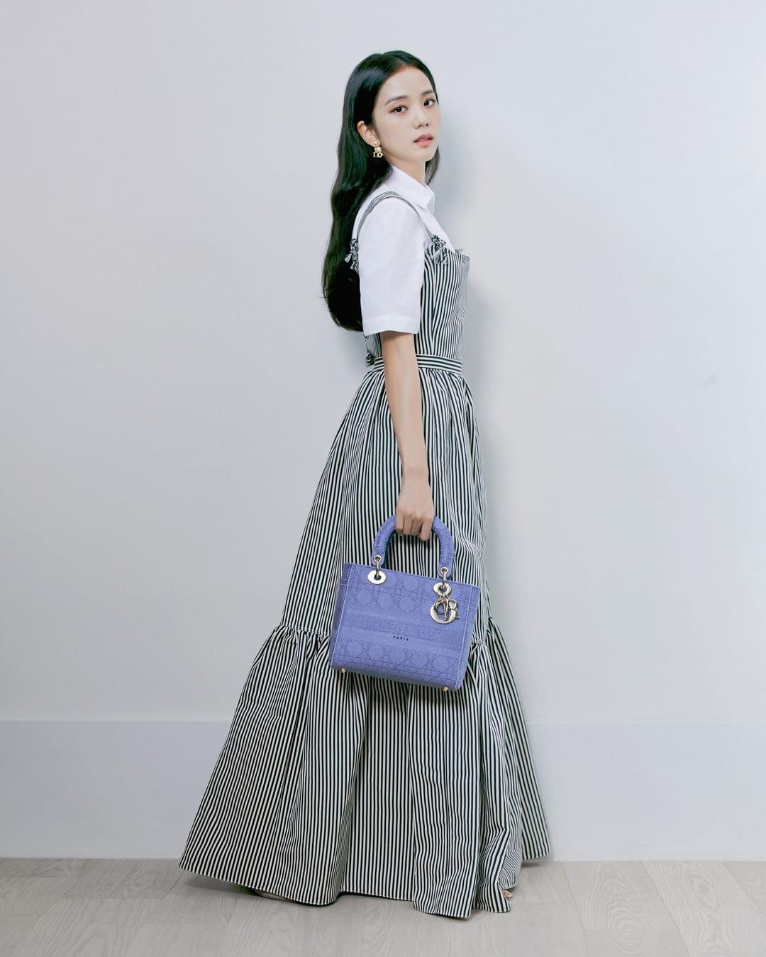 Jisoo (BLACKPINK) bị cho đứng sau bảo vật quốc dân Kim Yuna, dân tình phản ứng gay gắt - Hình 4