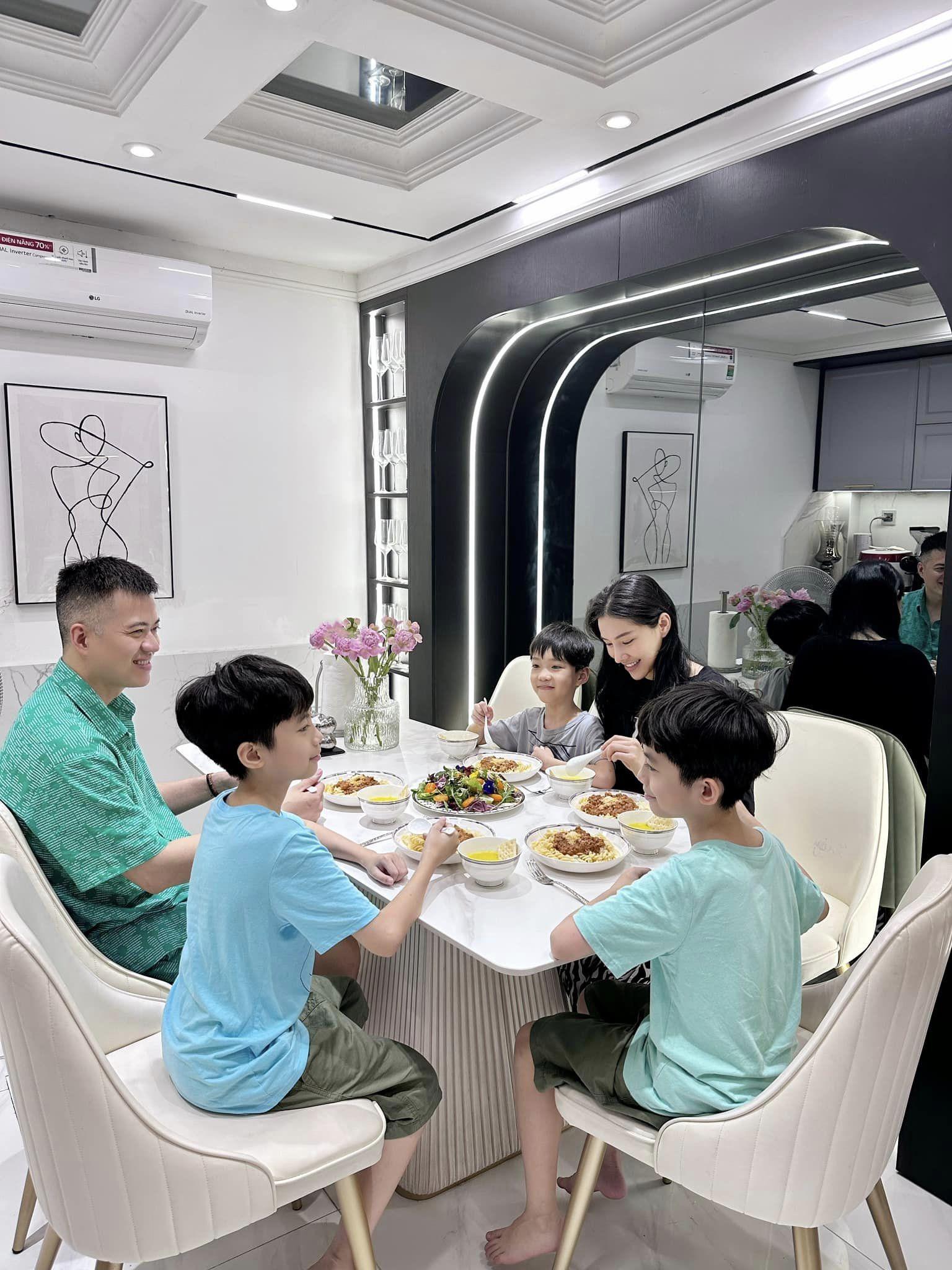 Lưu Đê Ly từng bị tố giật chồng nay có động thái lạ, đập tan danh xưng mẹ ghẻ, viên mãn dù đến sau - Hình 9