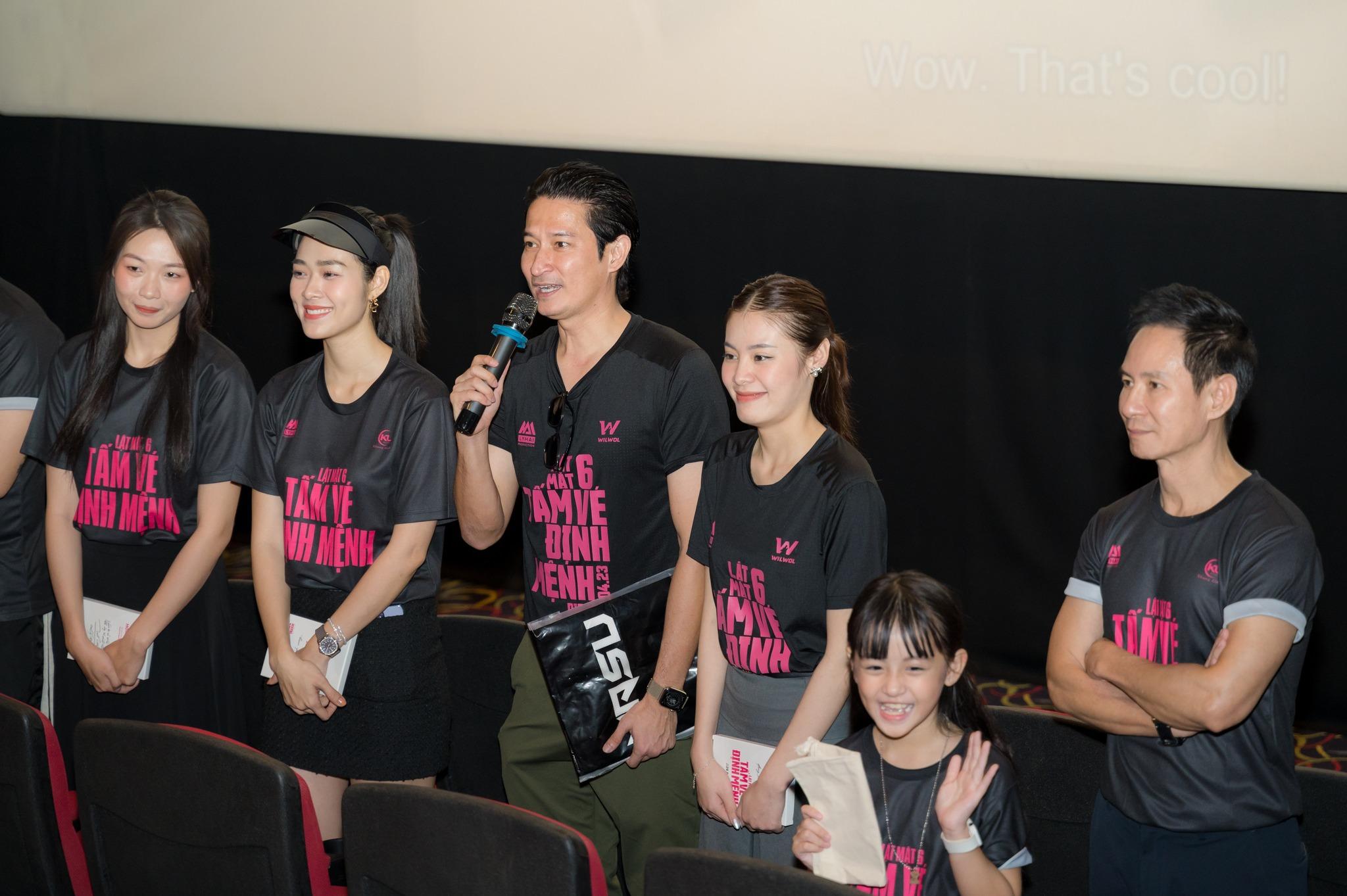 Lý Hải - Minh Hà cùng đoàn phim Lật Mặt 6 gặp sự cố lúc cinetour, ai cũng sợ tái mặt, toát mồ hôi - Hình 1