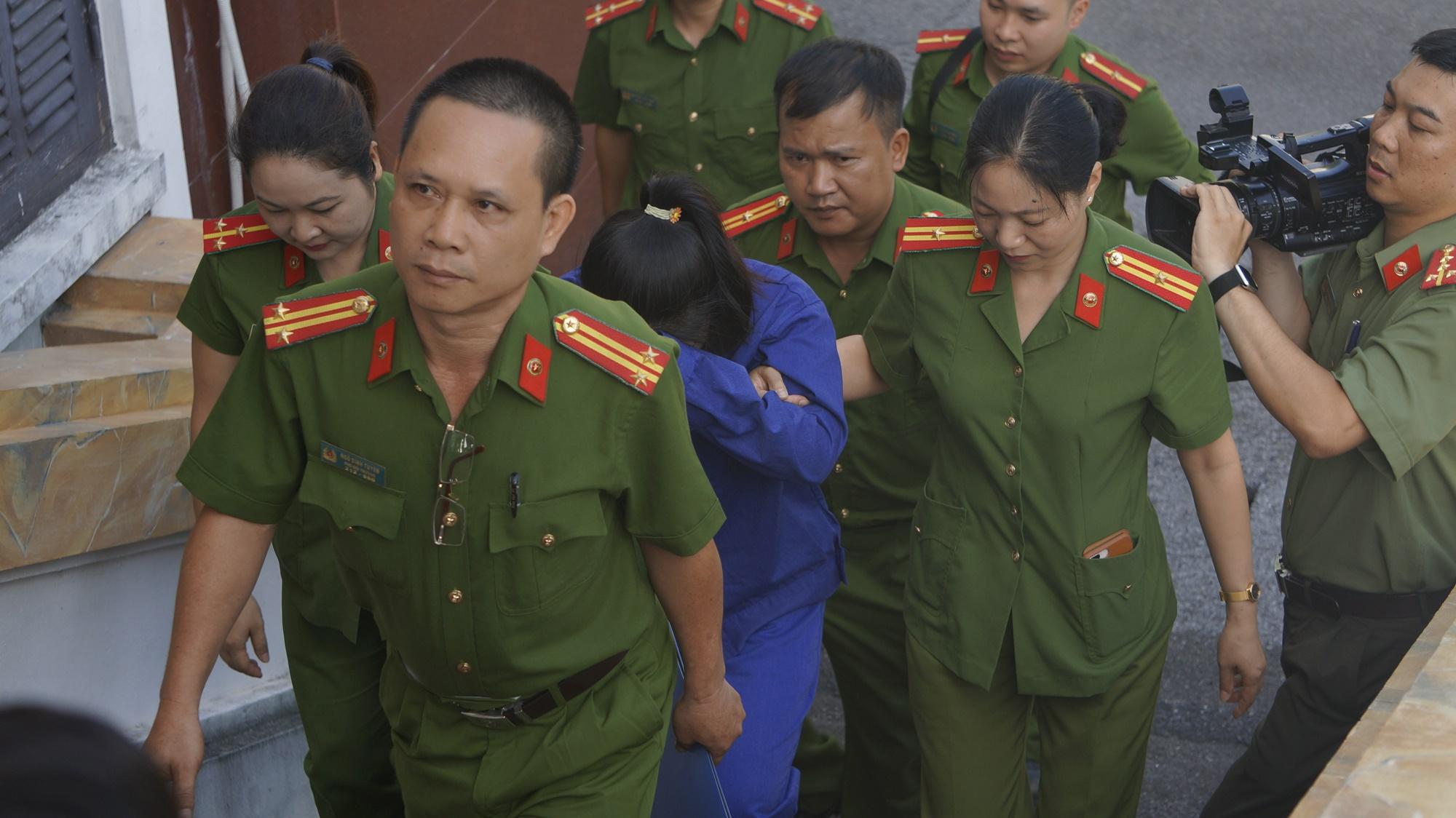 Nóng! Nữ hộ lý hạ độc vào thức ăn thừa của cả phòng khám, CĐM phẫn nộ vì hậu quả quá khủng khiếp - Hình 7
