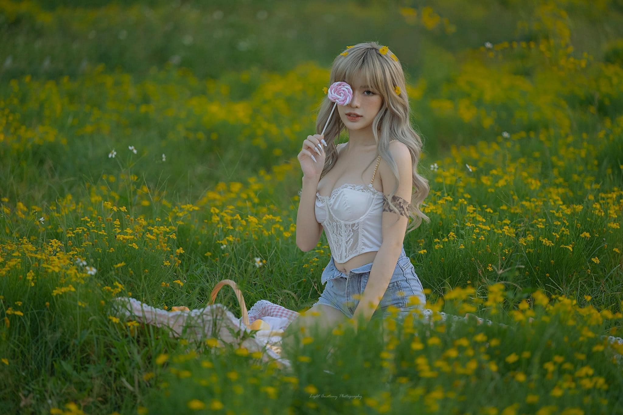 Bí quyết làm đẹp của hot girl dân tộc Nùng làm người mẫu nộ.i y - Hình 2