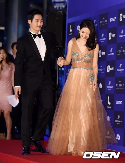 Jung Hae In: Nam thần may mắn dính tin đồn tình ái với 2 nữ thần đẹp nhất làng điện ảnh và làng nhạc xứ Hàn - Hình 4