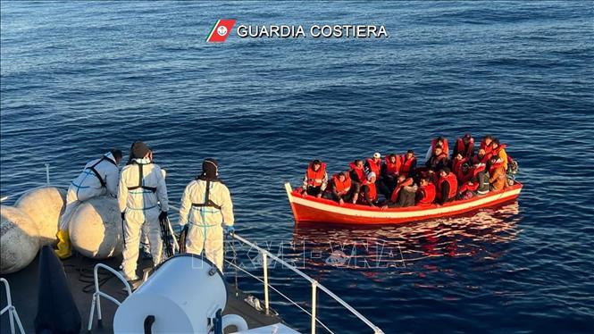 Ngoại trưởng Italy hủy chuyến thăm Pháp do mâu thuẫn về vấn đề người di cư - Hình 1