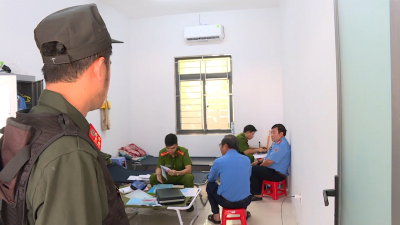 Phê chuẩn các quyết định khởi tố bị can vụ Thanh tra giao thông làm luật - Hình 2
