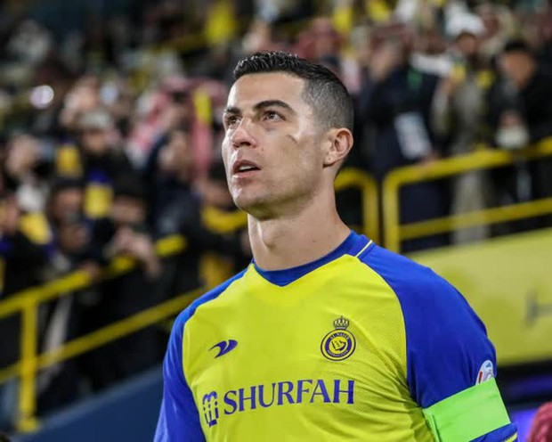 Ronaldo và bạn gái Georgina bị tóm sống ở bệnh viện, hành động khiến nhiều người phát sốc - Hình 3