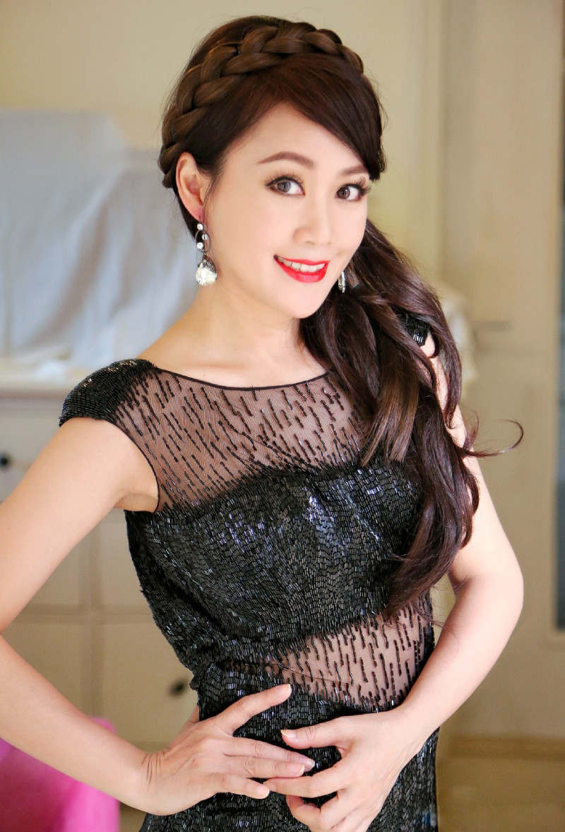 Sao Hoa ngữ hết thời: Kẻ hát rong, người bán hàng online - Hình 4