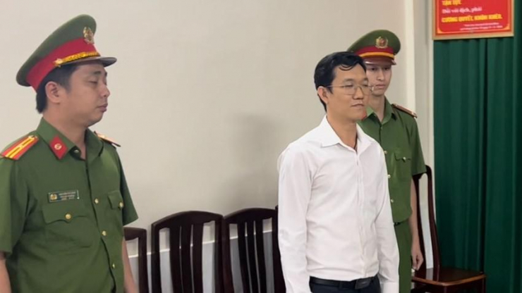 Tiến sĩ luật Đặng Anh Quân tiếp tục bị tạm giam chờ xét xử - Hình 1
