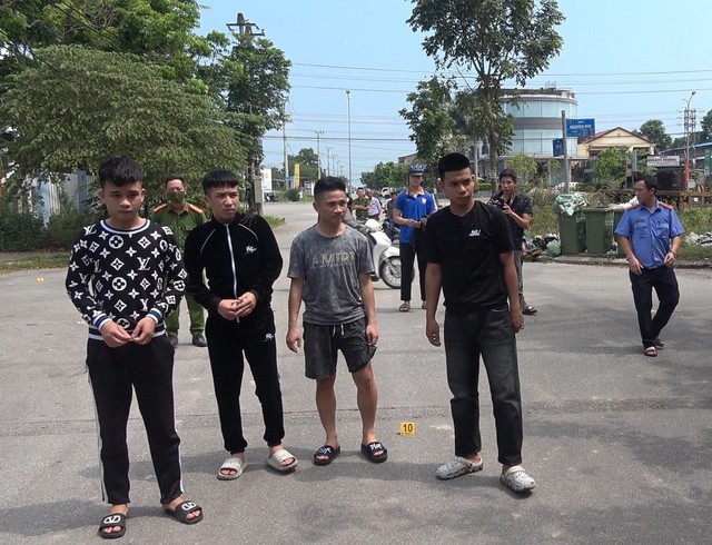 TP.Huế: Bắt nhóm giăng bẫy cướp hàng của shipper - Hình 1