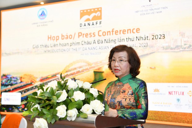 Trịnh Thảo - Đồng Ánh Quỳnh tham gia lớp ươm mầm tài năng diễn xuất của LHP Châu Á Đà Nẵng - Hình 1