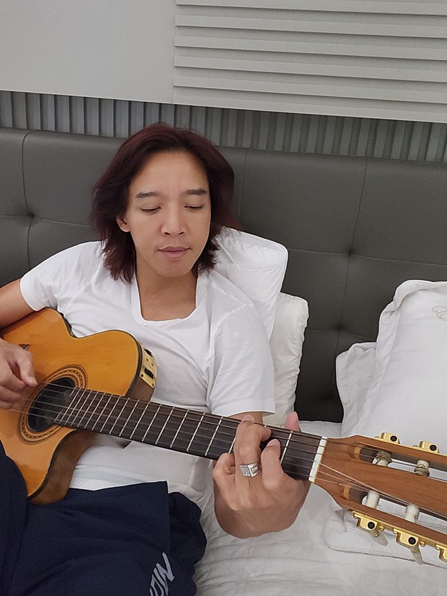 Việt Hương nghẹn ngào nhớ Chí Tài khi nhìn kỷ vật của đàn anh - Hình 2